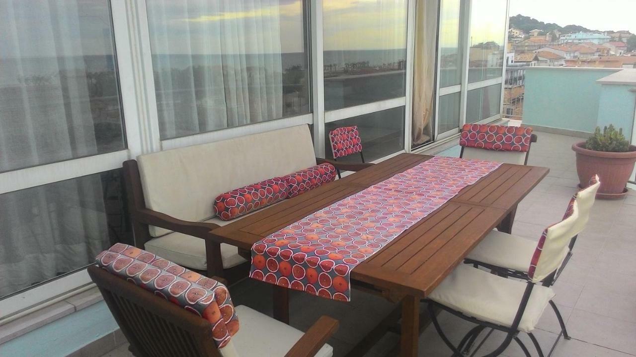 Sky Wellness Apartment Porto SantʼElpidio Eksteriør bilde