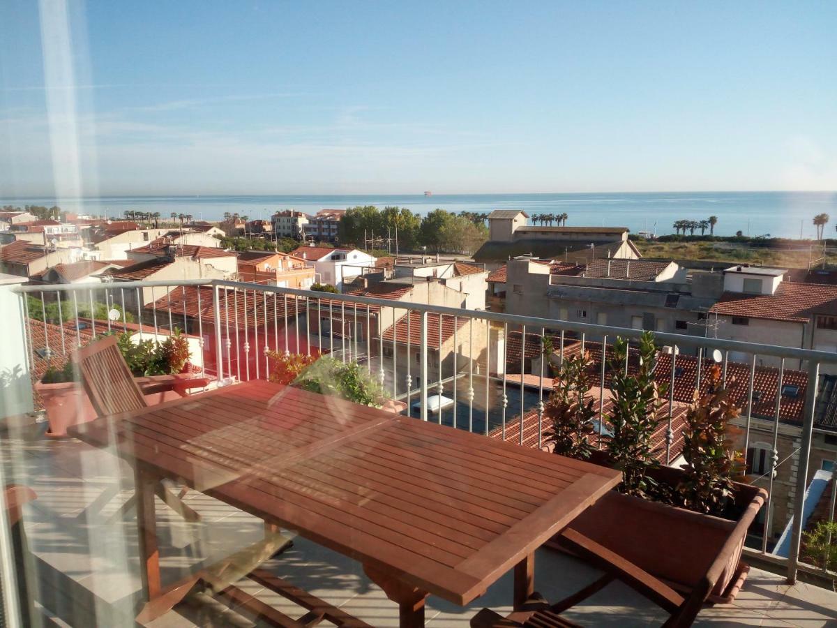 Sky Wellness Apartment Porto SantʼElpidio Eksteriør bilde